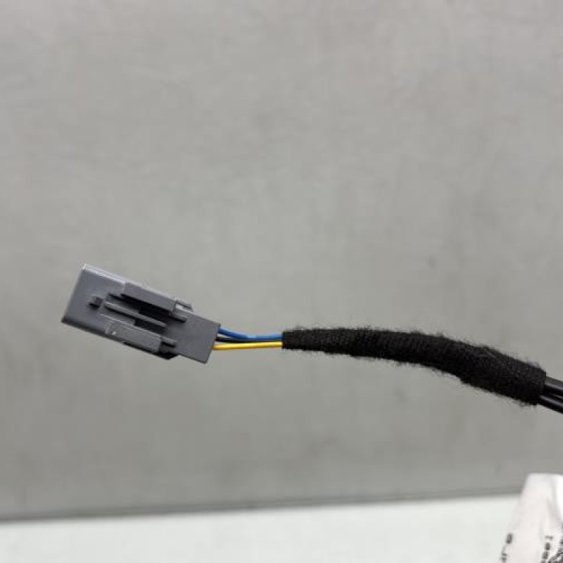 Attache ceinture arriere droit RENAULT CLIO 4 Photo n°4