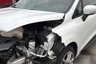 Attache ceinture arriere gauche RENAULT CLIO 4