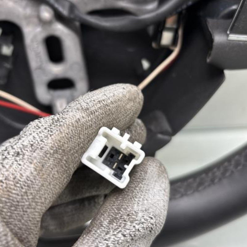 Volant RENAULT CLIO 4 Photo n°3