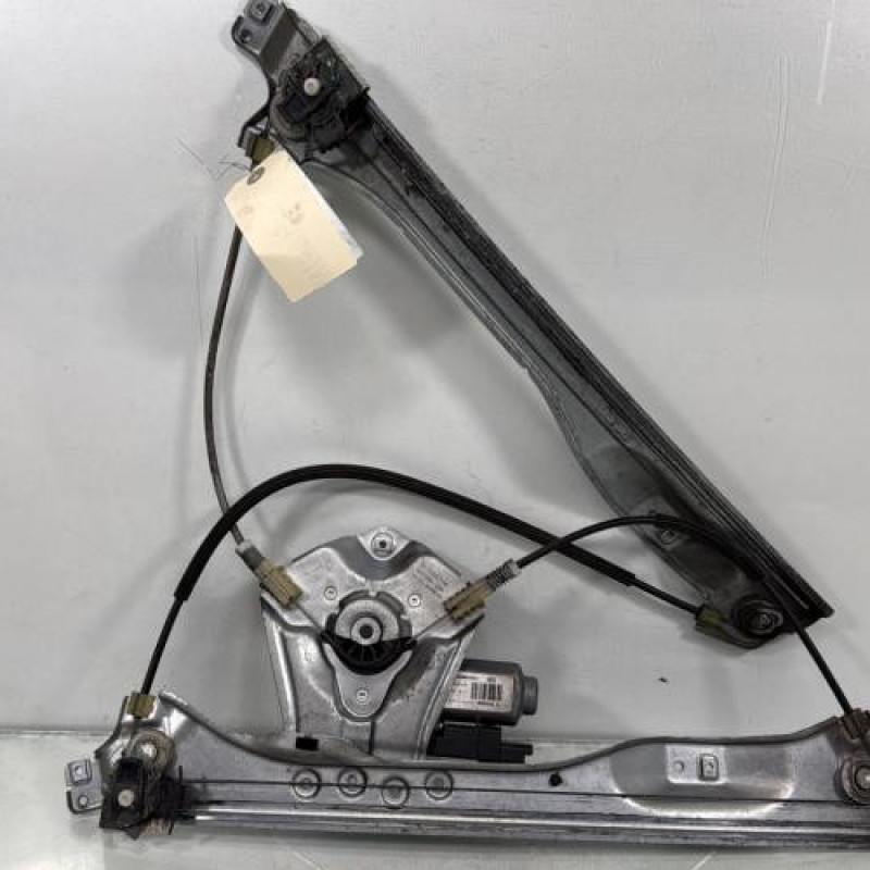 Leve vitre electrique avant gauche RENAULT CLIO 3 Photo n°1