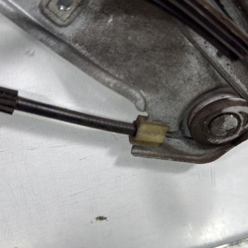 Leve vitre electrique avant gauche RENAULT CLIO 3 Photo n°4