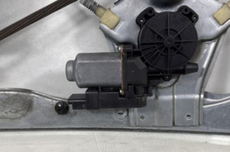 Leve vitre electrique avant gauche RENAULT CLIO 3