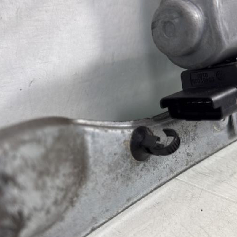 Leve vitre electrique avant gauche RENAULT CLIO 3 Photo n°7