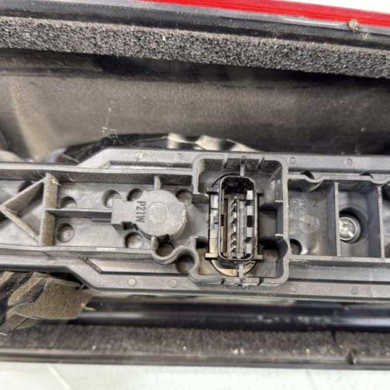 Feu arriere principal droit (feux) RENAULT MASTER 3 Photo n°3