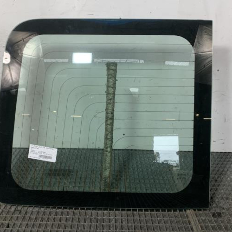 Vitre porte coffre gauche RENAULT MASTER 3 Photo n°1
