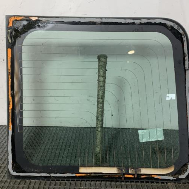 Vitre porte coffre gauche RENAULT MASTER 3 Photo n°4
