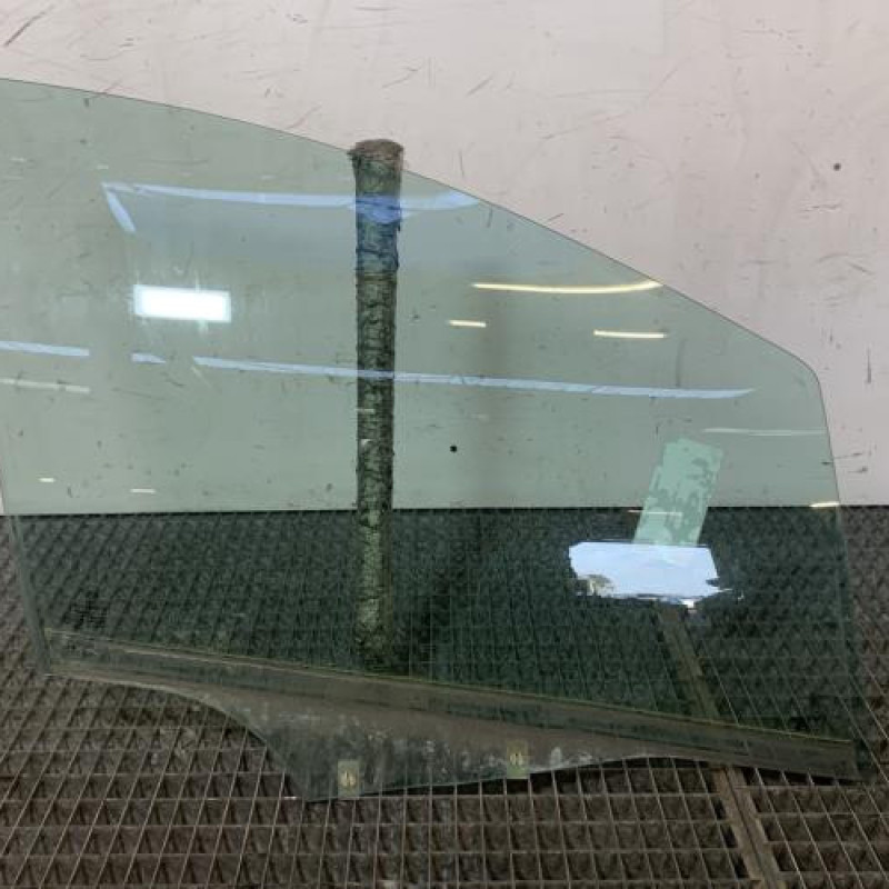 Vitre avant droit PEUGEOT 207 Photo n°4