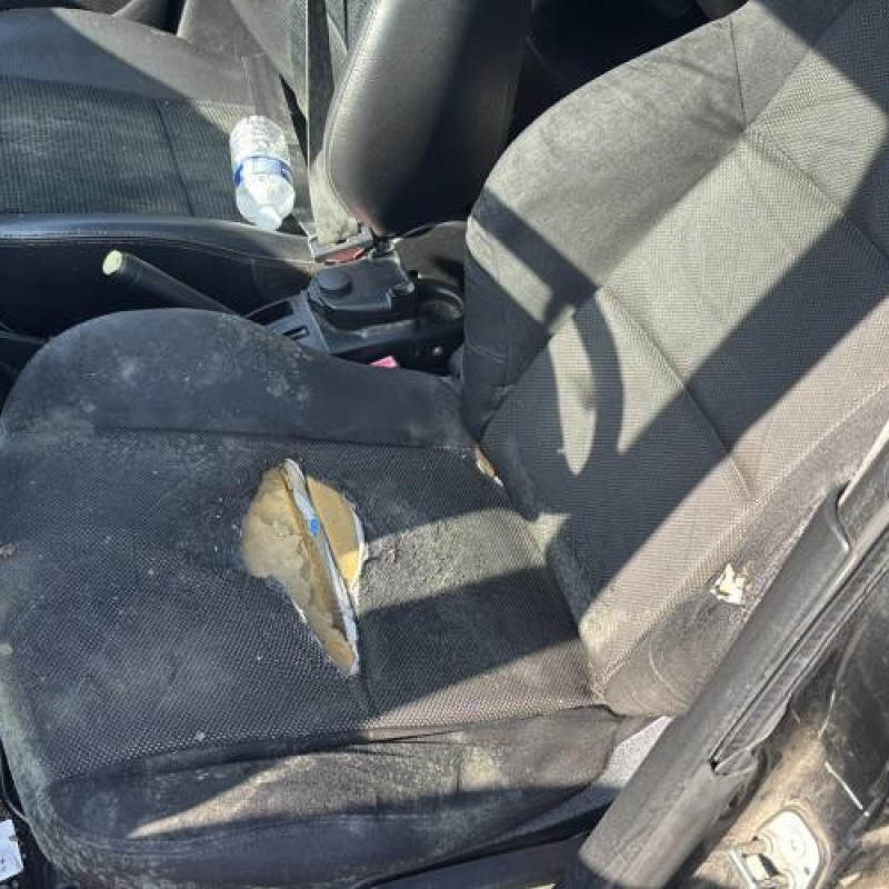 Vitre avant droit PEUGEOT 207 Photo n°15