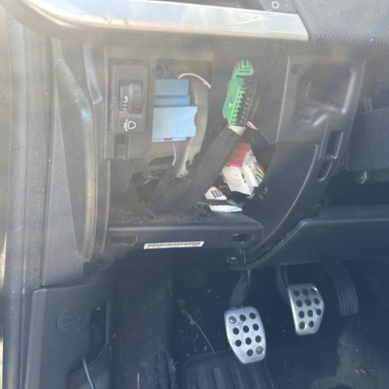 Vitre avant droit PEUGEOT 207 Photo n°19