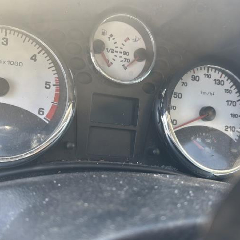 Vitre avant droit PEUGEOT 207 Photo n°20