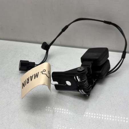 Attache ceinture arriere droit FORD PUMA 2