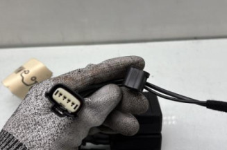 Attache ceinture arriere droit FORD PUMA 2