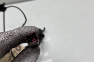 Attache ceinture avant gauche FORD PUMA 2