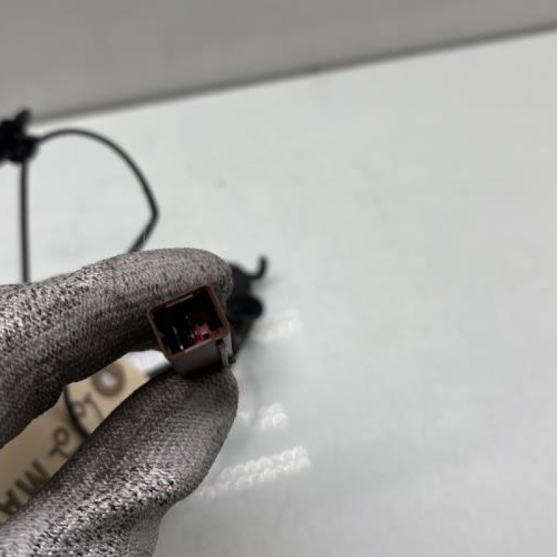 Attache ceinture avant gauche FORD PUMA 2 Photo n°4