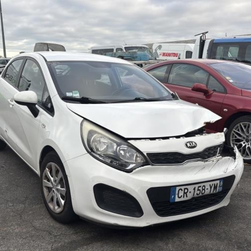 Anti brouillard arriere gauche KIA RIO 3 Photo n°5