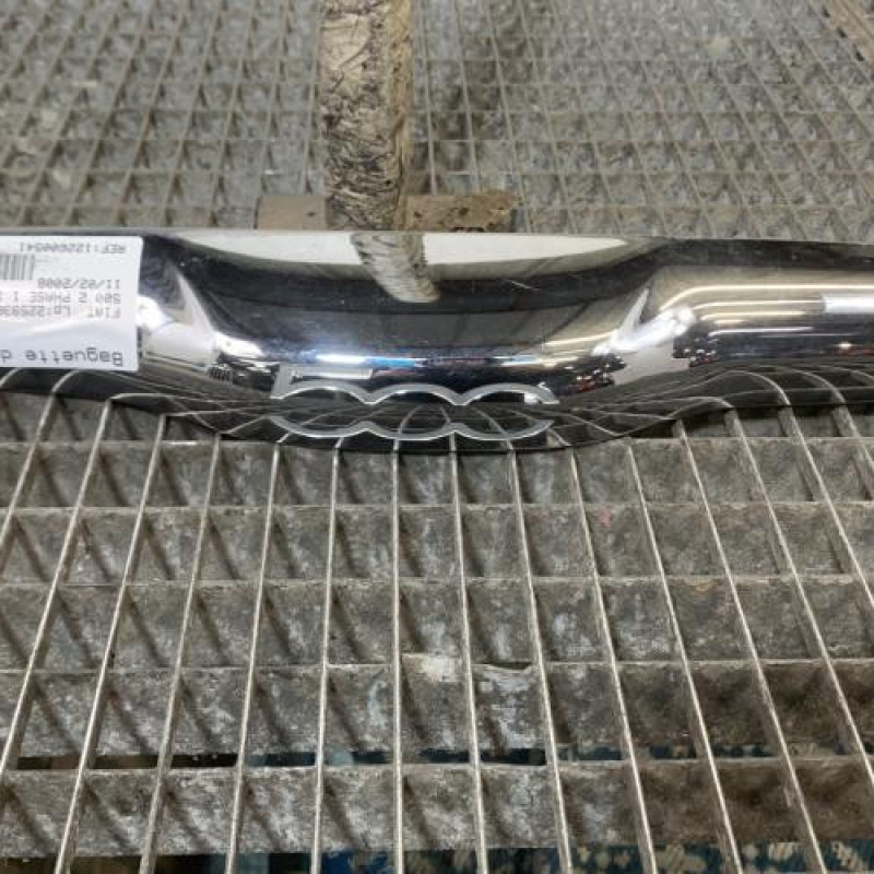 Baguette de coffre FIAT 500 2 Photo n°1