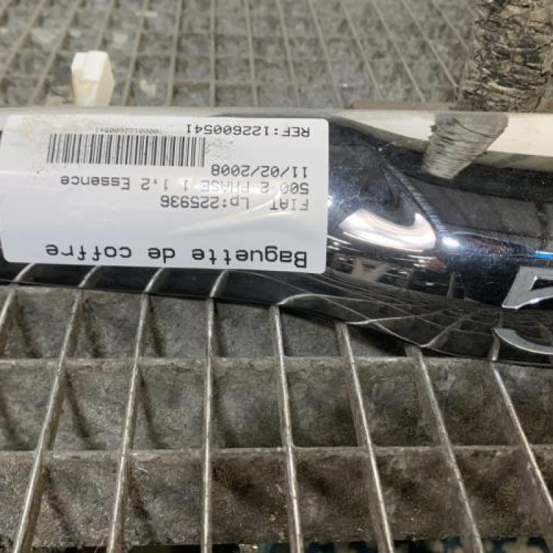 Baguette de coffre FIAT 500 2 Photo n°2