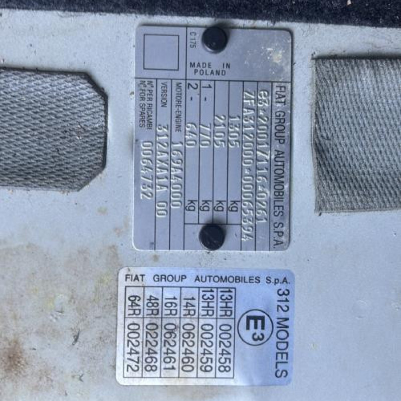 Attache ceinture avant gauche FIAT 500 2 Photo n°18