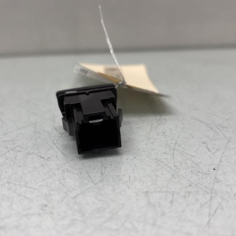 Bouton de warning FORD PUMA 2 Photo n°2