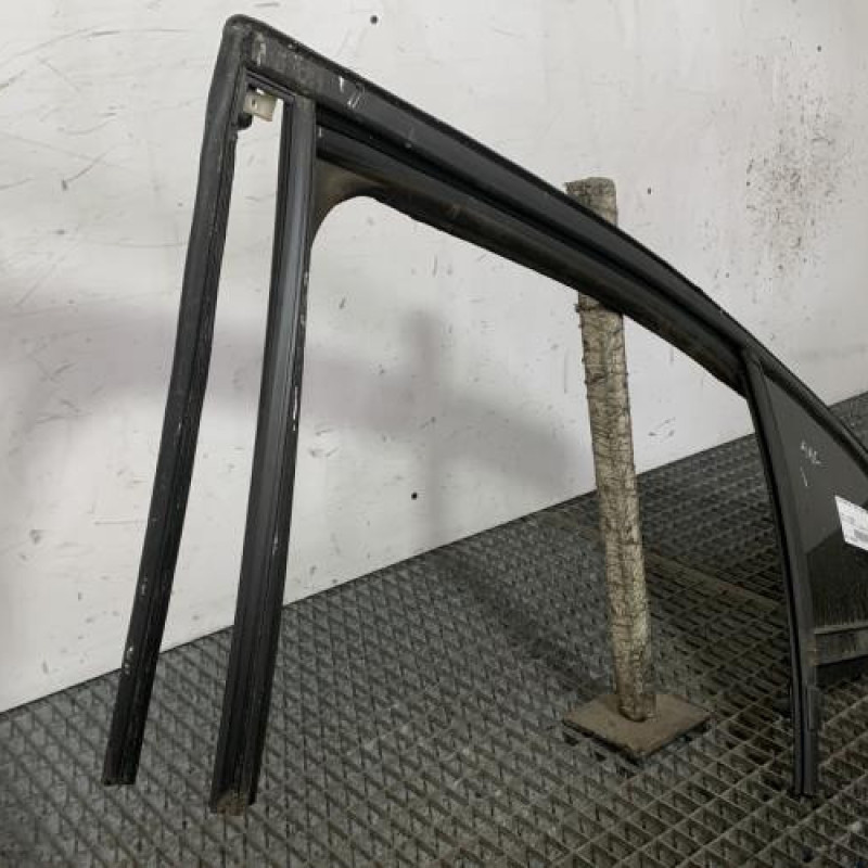 Custode arriere gauche (porte) FORD FOCUS 4 Photo n°3