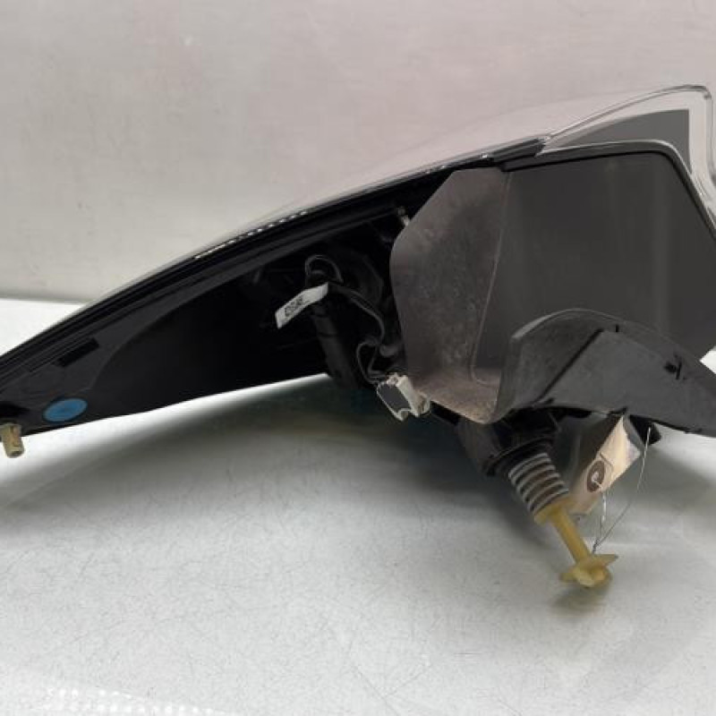 Feu arriere principal droit (feux) FORD PUMA 2 Photo n°2