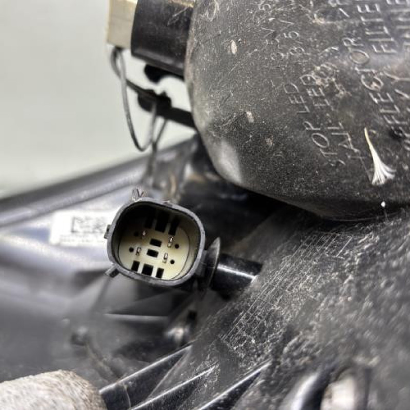 Feu arriere principal droit (feux) FORD PUMA 2 Photo n°4