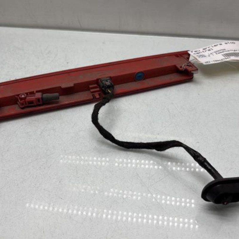 Feu arriere stop central FORD PUMA 2 Photo n°2