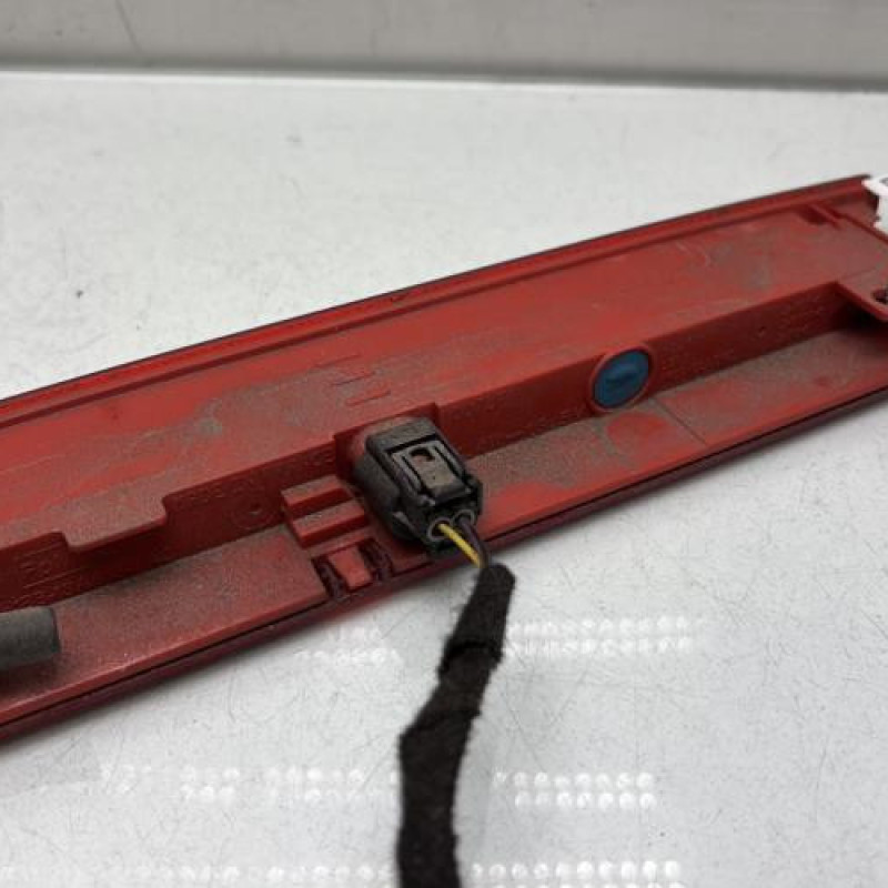 Feu arriere stop central FORD PUMA 2 Photo n°3