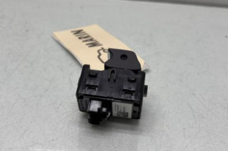 Interrupteur de leve vitre arriere droit FORD PUMA 2