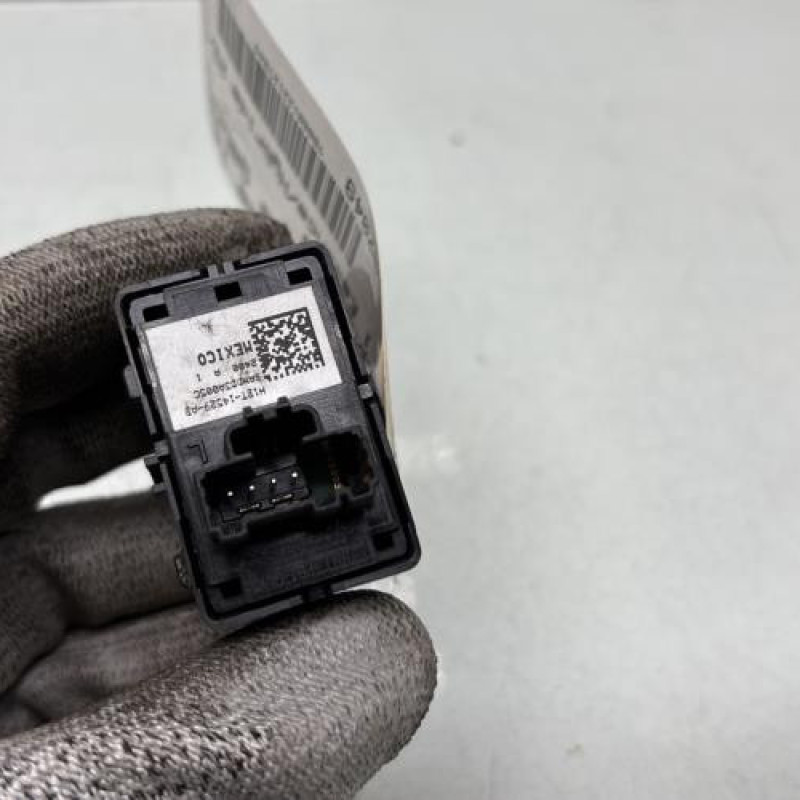 Interrupteur de leve vitre arriere gauche FORD PUMA 2 Photo n°3