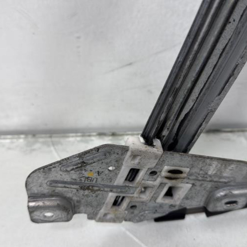 Leve vitre electrique avant gauche KIA RIO 3 Photo n°4