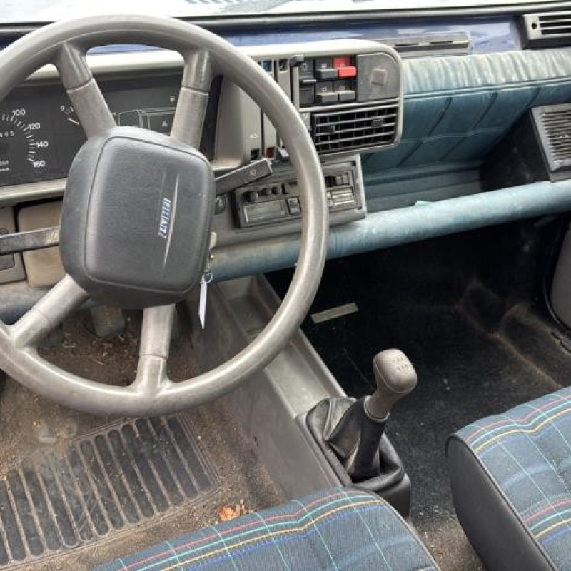 Malle/Hayon arriere FIAT PANDA 1 Photo n°17
