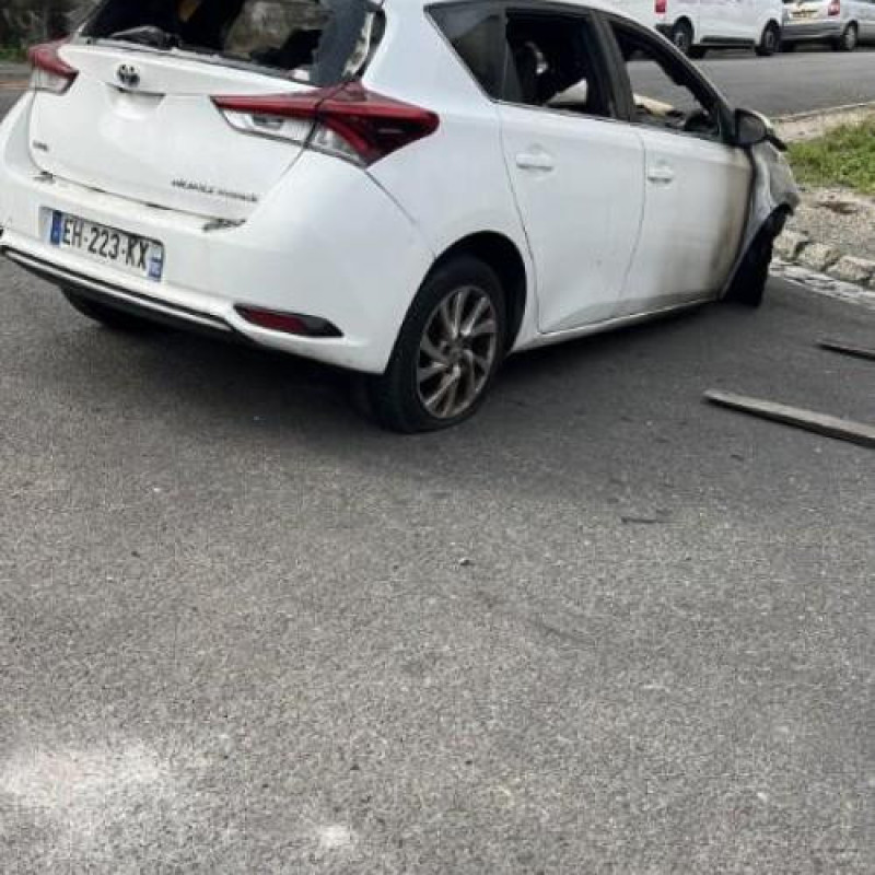 Feu arriere principal droit (feux) TOYOTA AURIS 2 Photo n°4