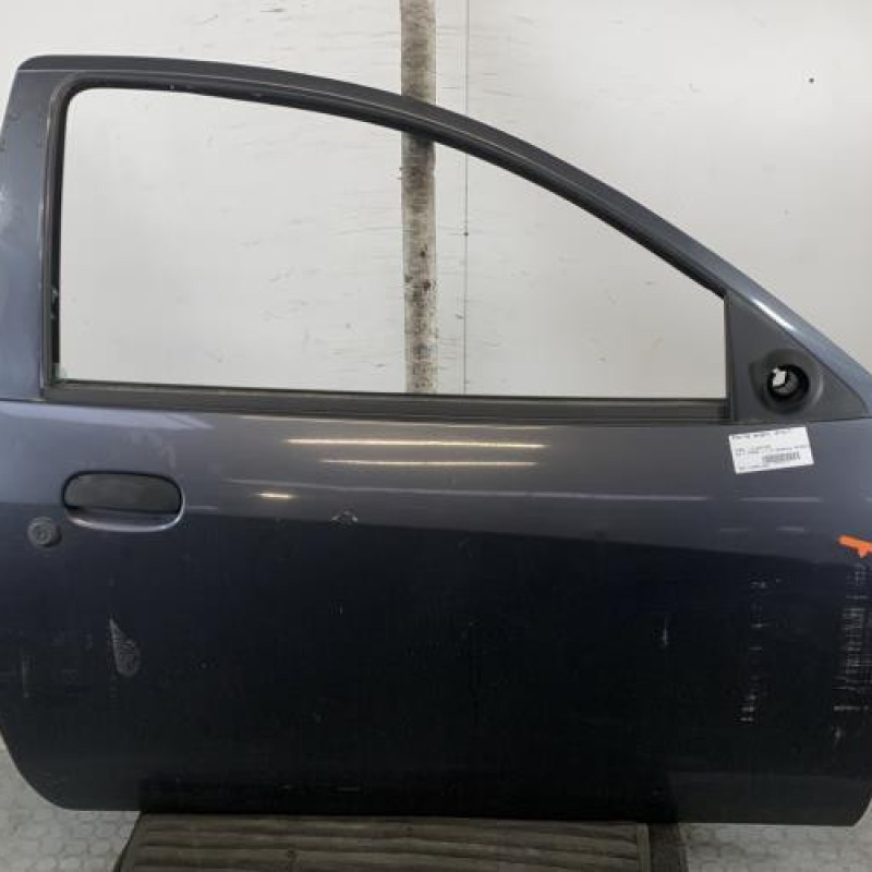 Porte avant droit FORD KA 1 Photo n°1
