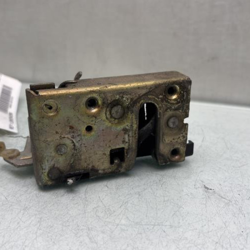 Serrure arriere droit PEUGEOT 205 Photo n°4