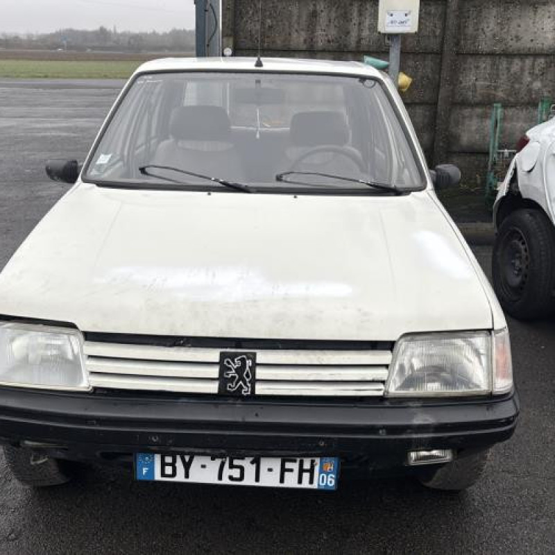 Serrure arriere droit PEUGEOT 205 Photo n°6