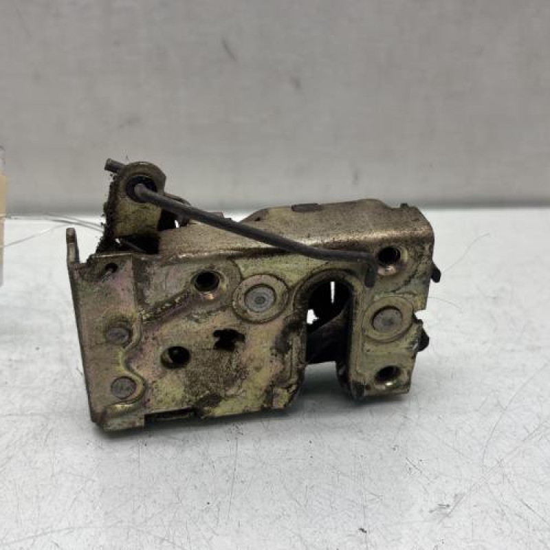 Serrure avant droit PEUGEOT 205 Photo n°1