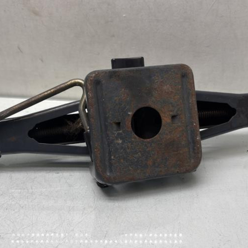 Cric PEUGEOT 205 Photo n°3