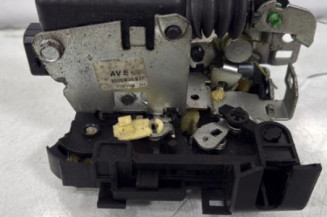 Serrure avant gauche DACIA SANDERO 1