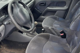 Anti brouillard droit (feux) RENAULT CLIO 2