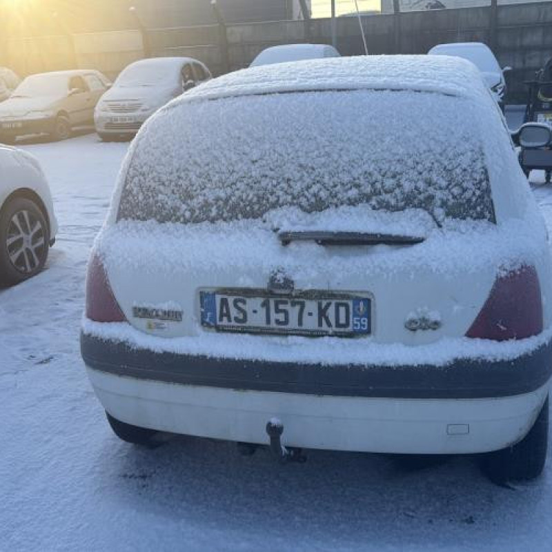 Anti brouillard gauche (feux) RENAULT CLIO 2 Photo n°7