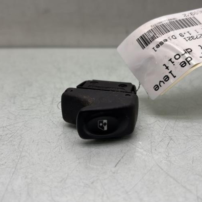 Interrupteur de leve vitre avant droit RENAULT CLIO 2 Photo n°1