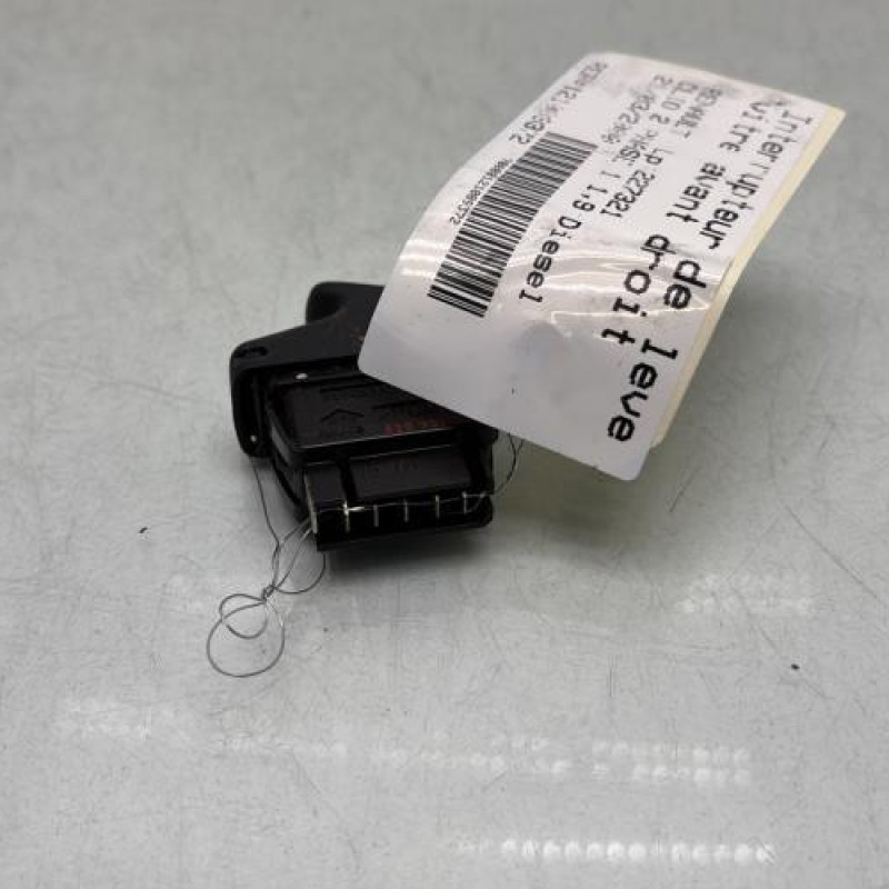 Interrupteur de leve vitre avant droit RENAULT CLIO 2 Photo n°2