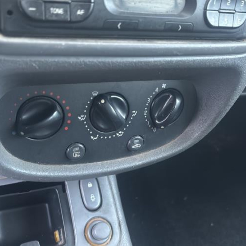 Interrupteur de leve vitre avant droit RENAULT CLIO 2 Photo n°20