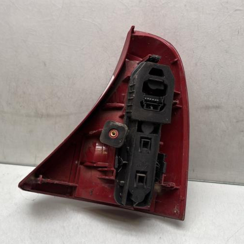 Feu arriere principal gauche (feux) RENAULT CLIO 2 Photo n°2