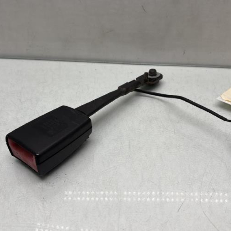 Attache ceinture avant droit OPEL ASTRA J Photo n°2