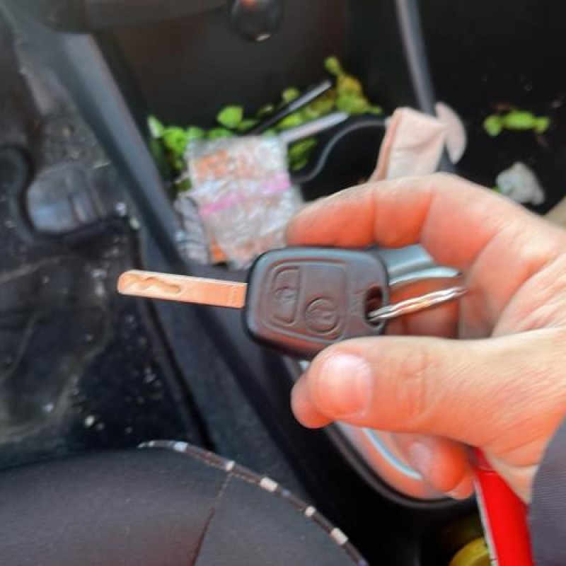 Attache ceinture avant gauche CITROEN C1 1 Photo n°13