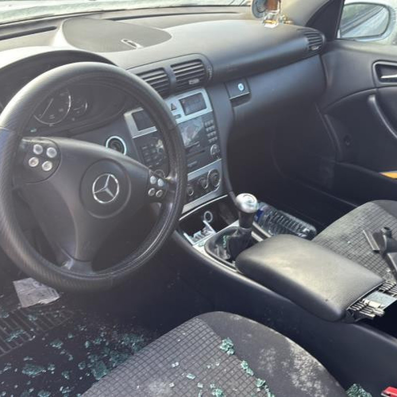 Aile avant droit MERCEDES CLASSE C 203 COUPE SPORT Photo n°19