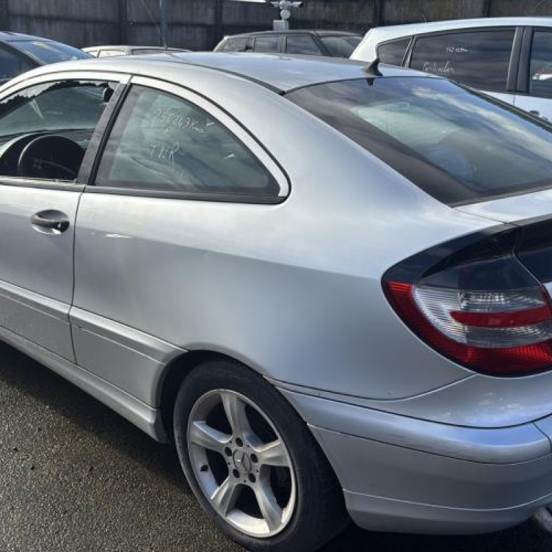 Capot MERCEDES CLASSE C 203 COUPE SPORT Photo n°15