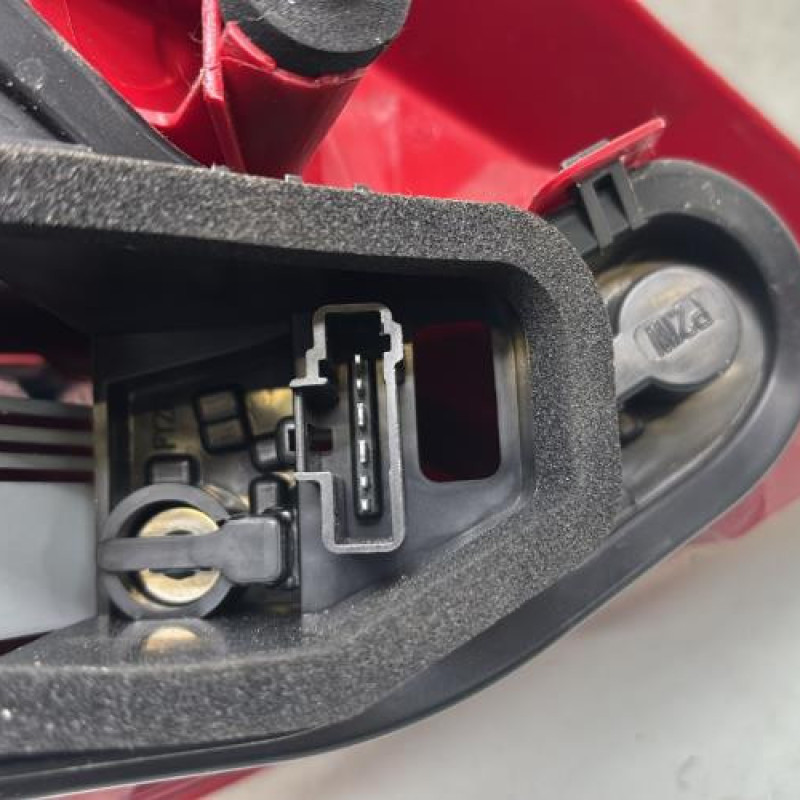 Feu arriere principal droit (feux) PEUGEOT 207 Photo n°3